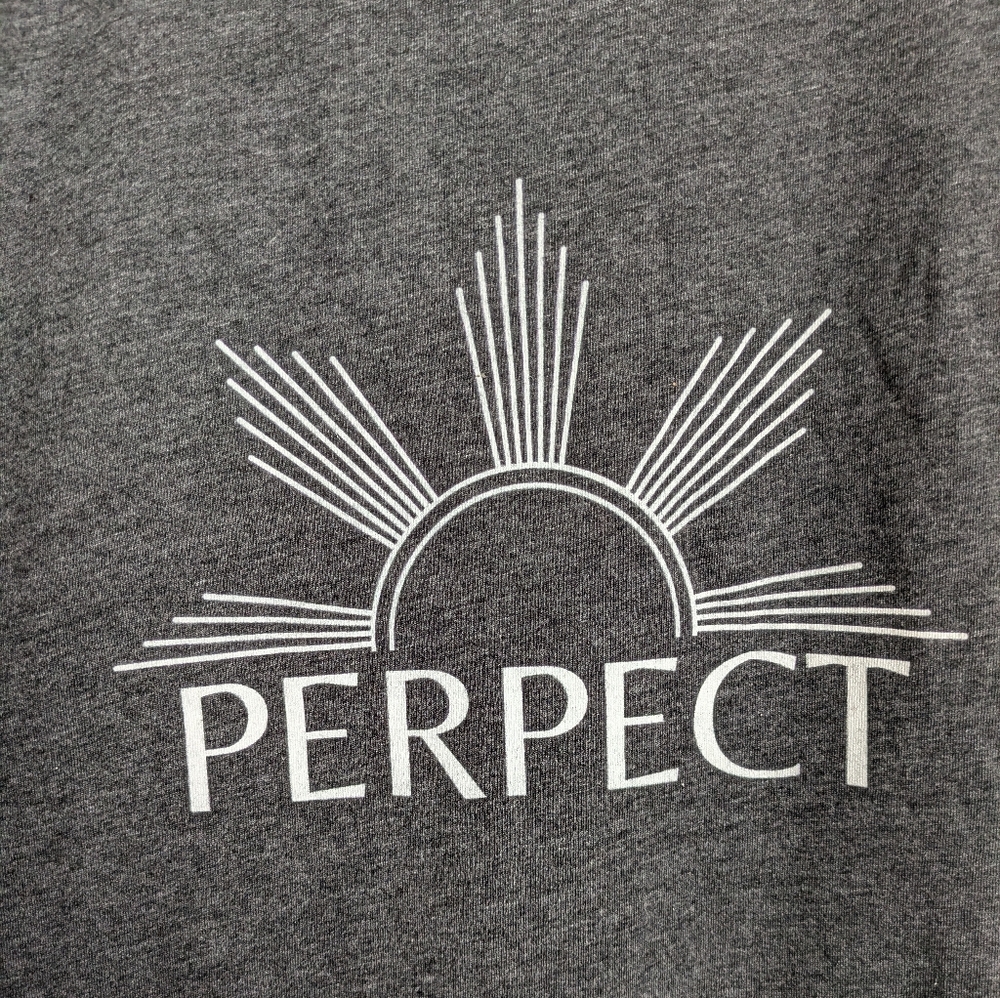 "Perpect" Filipino Tagalog Taglish Philippines Gray Men's T-Shirt Medium Shirt